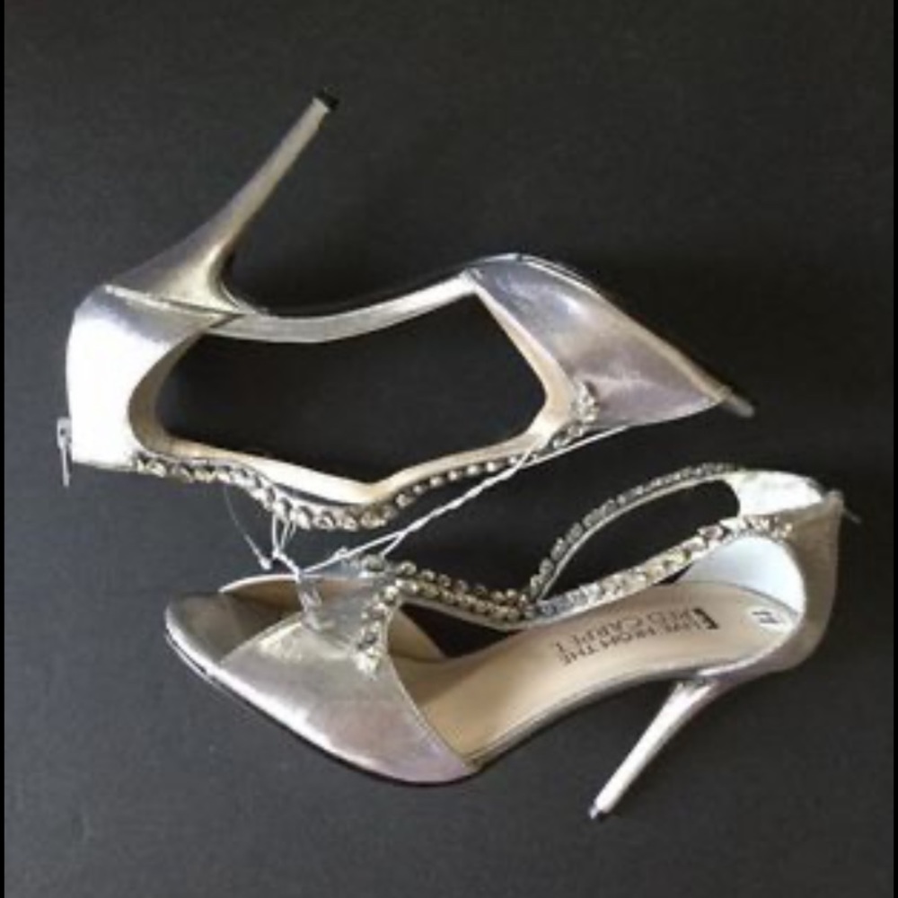E! Live from the Red Carpet womens sandals